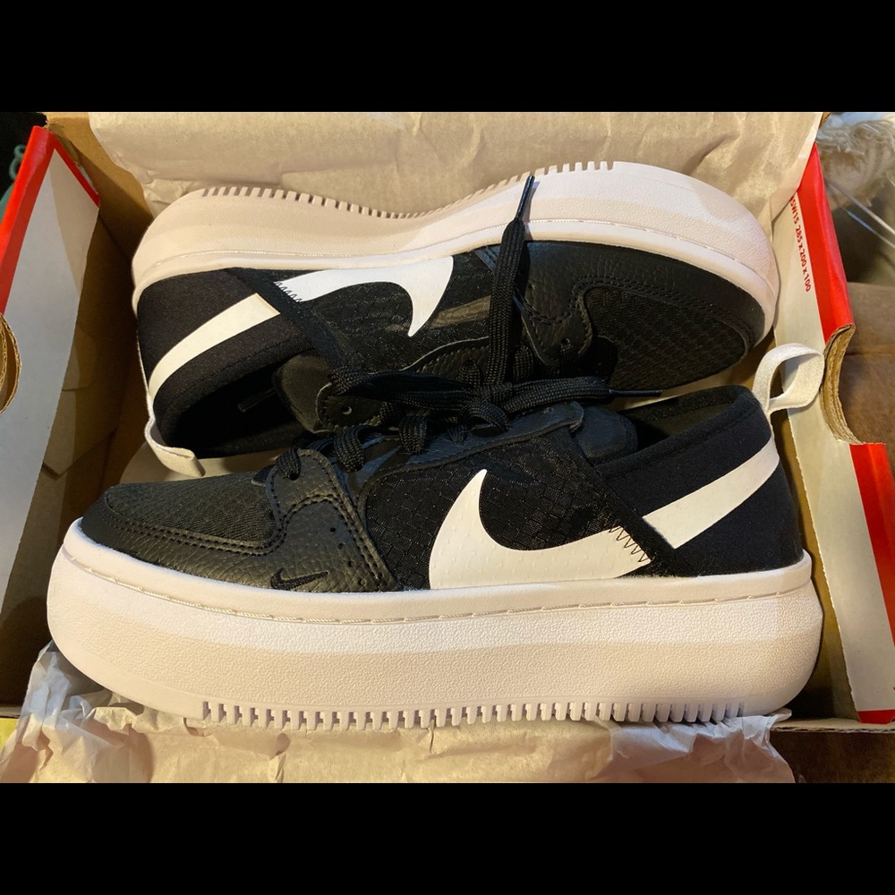 Women’s Nike shoes